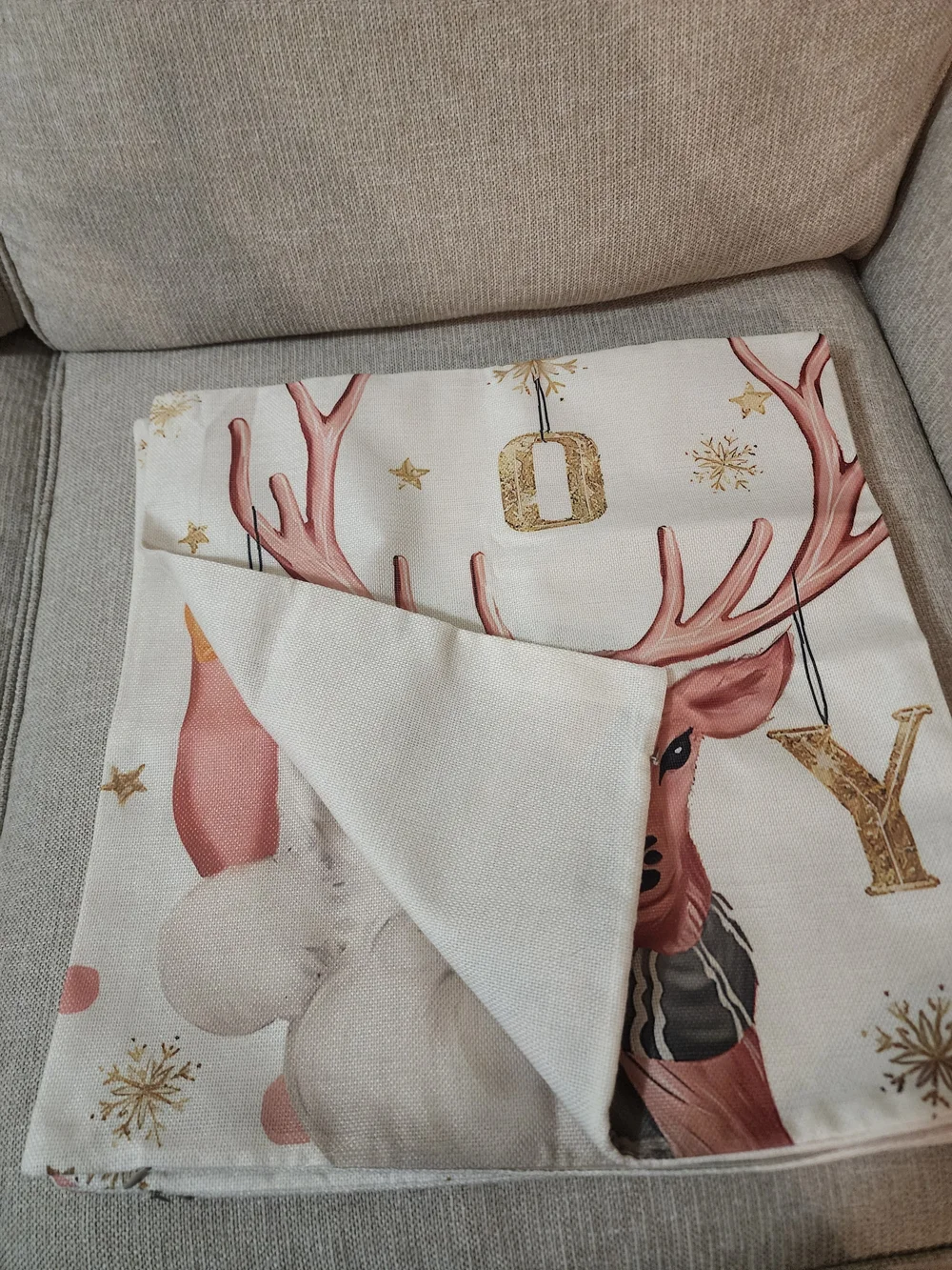Pink Christmas Decorative Pillow Covers. Set of 4.  16